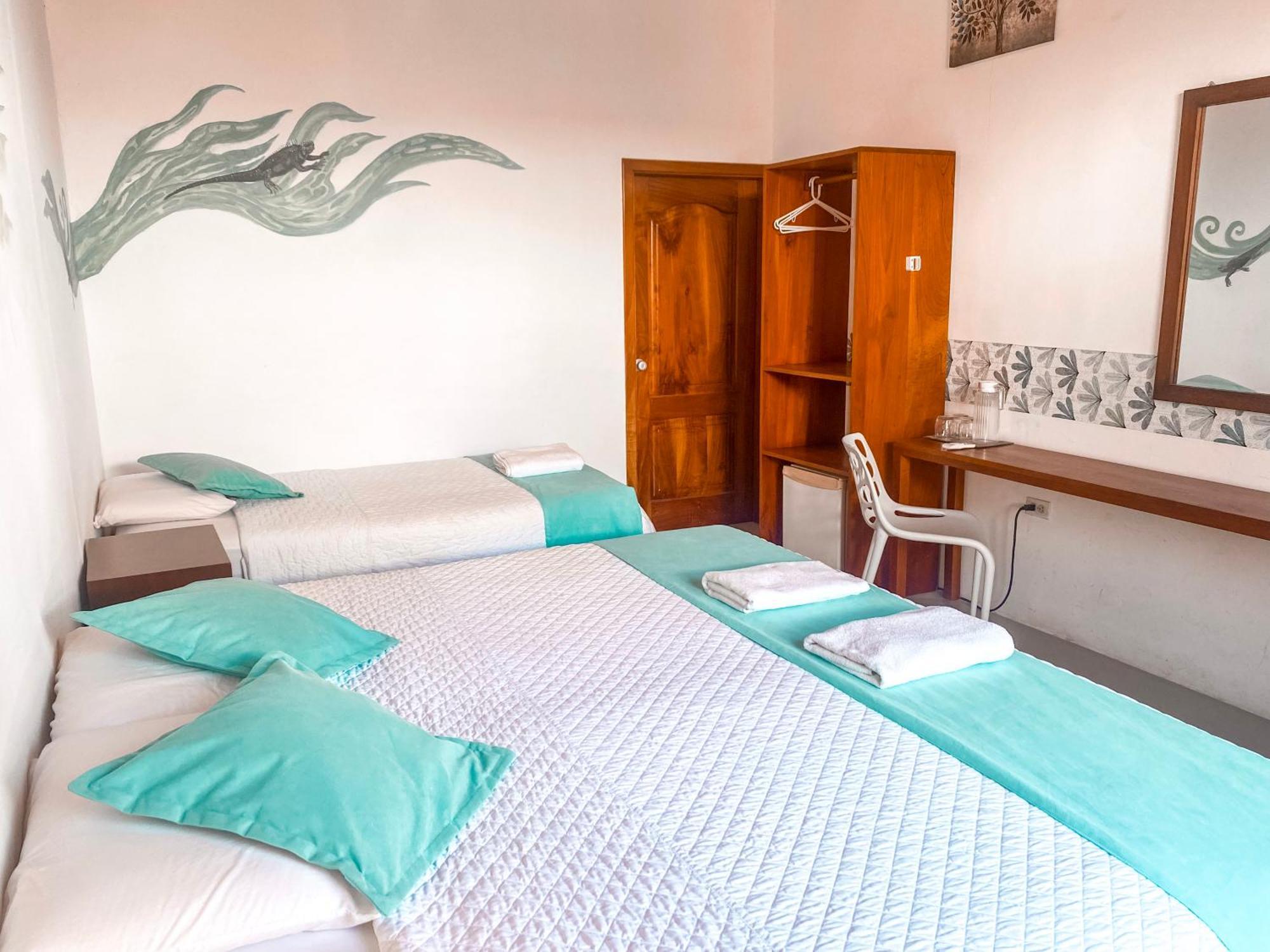 Hotel Coral Blanco With High Speed Internet Starlink And Galapagos Tour Operator Puerto Villamil Dış mekan fotoğraf